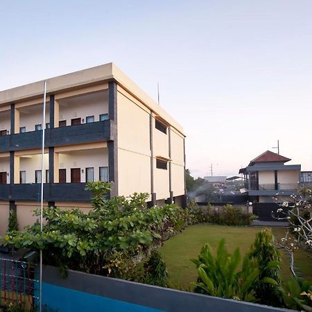 Pondok Taman 828 Hotel Denpasar Esterno foto